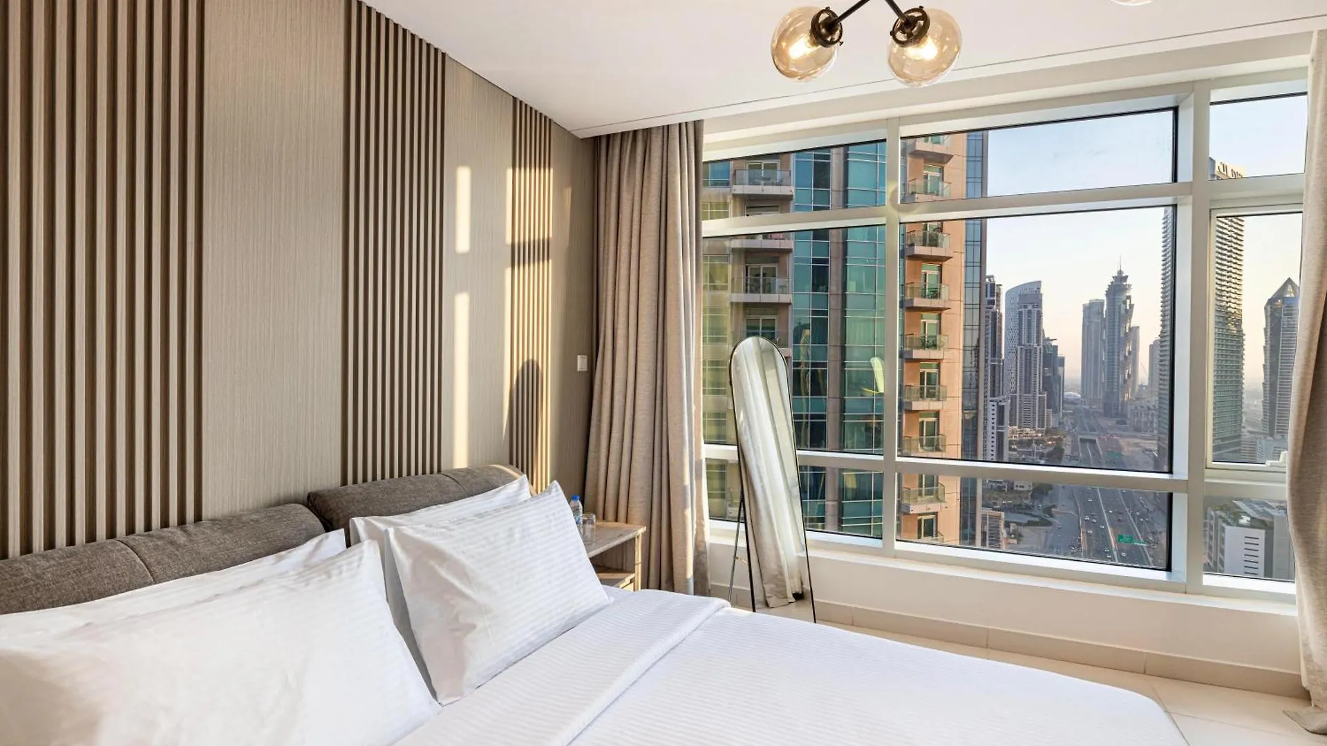 High-Floor Luxury 2Br In Loft Central Downtown Dubai Daire
