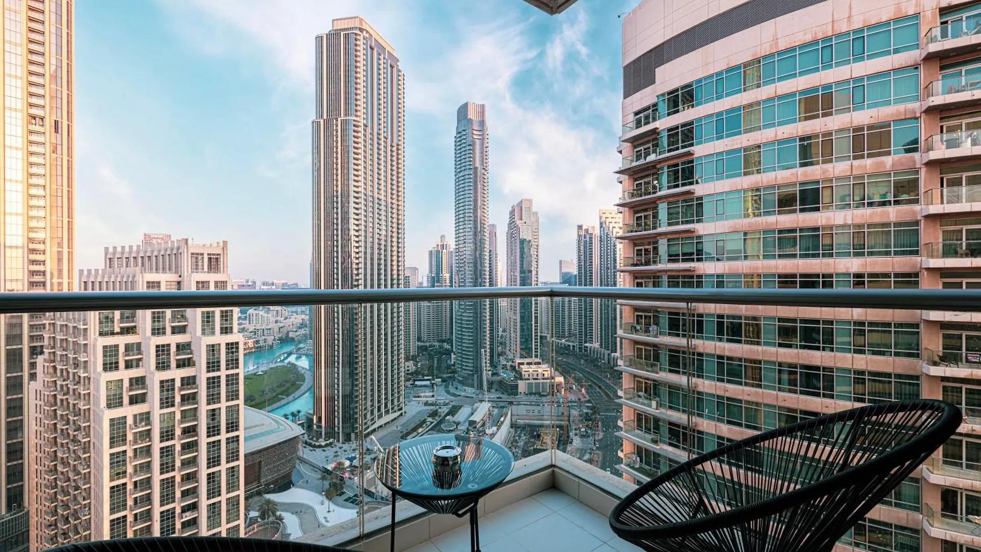 High-Floor Luxury 2Br In Loft Central Downtown Dubai Daire