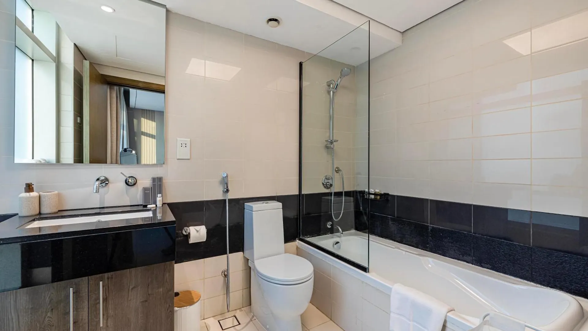 High-Floor Luxury 2Br In Loft Central Downtown Dubai